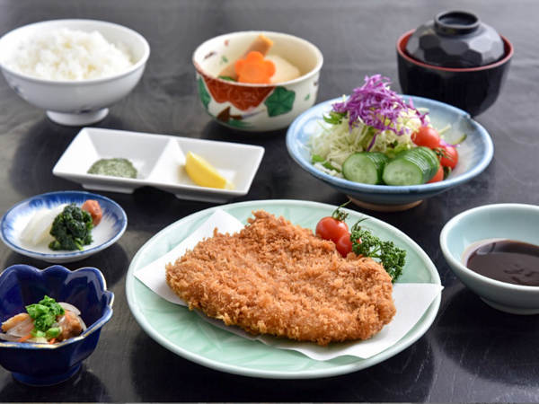 夕食プラン例(黒豚とんかつ御膳)